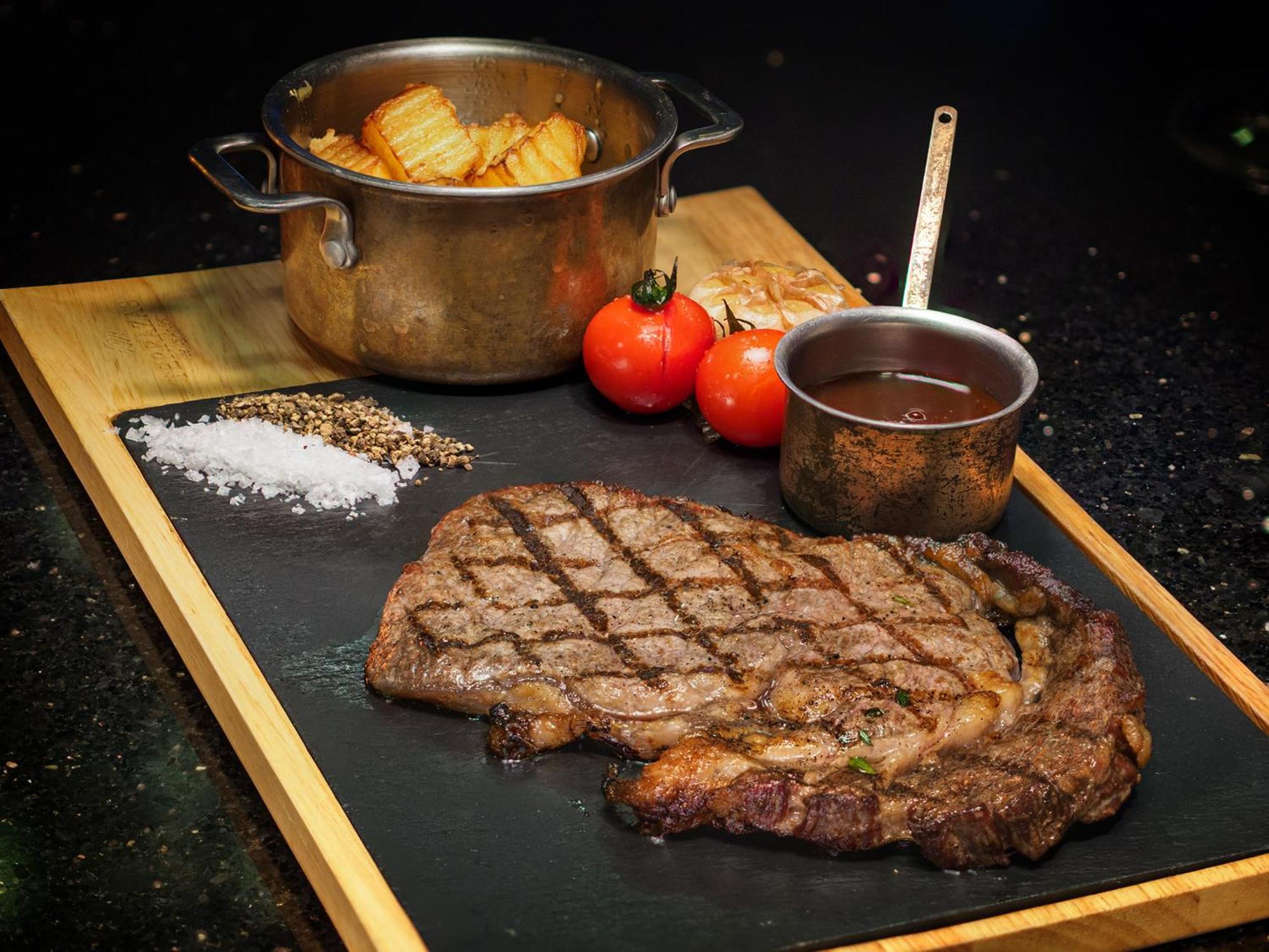 Hotel Muse Bangkok, Autograph Collection - Marriott International מראה חיצוני תמונה A steak prepared with the dry-aging technique